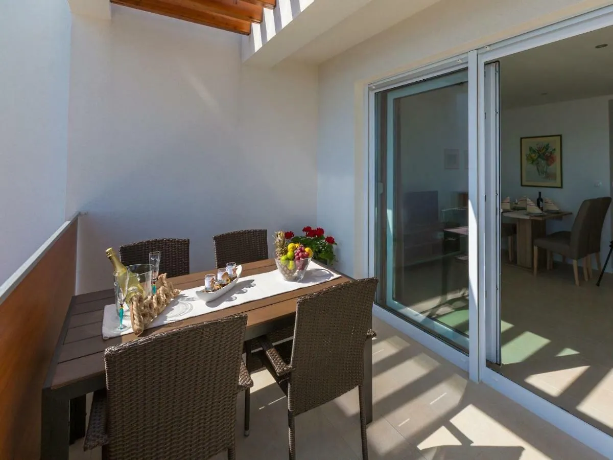 Apartments Villa Grande Dramalj
