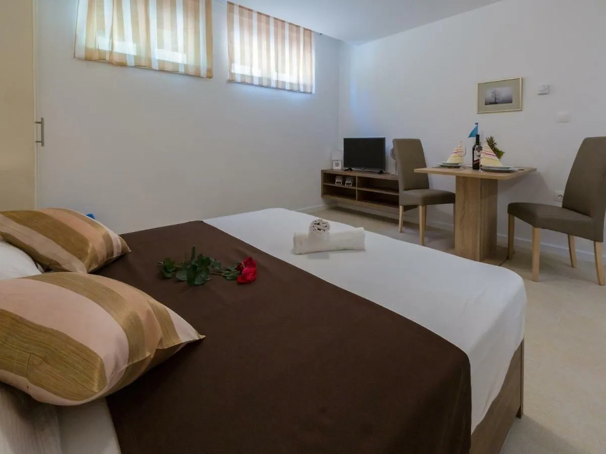 Apartments Villa Grande Dramalj 0*,  Croatia