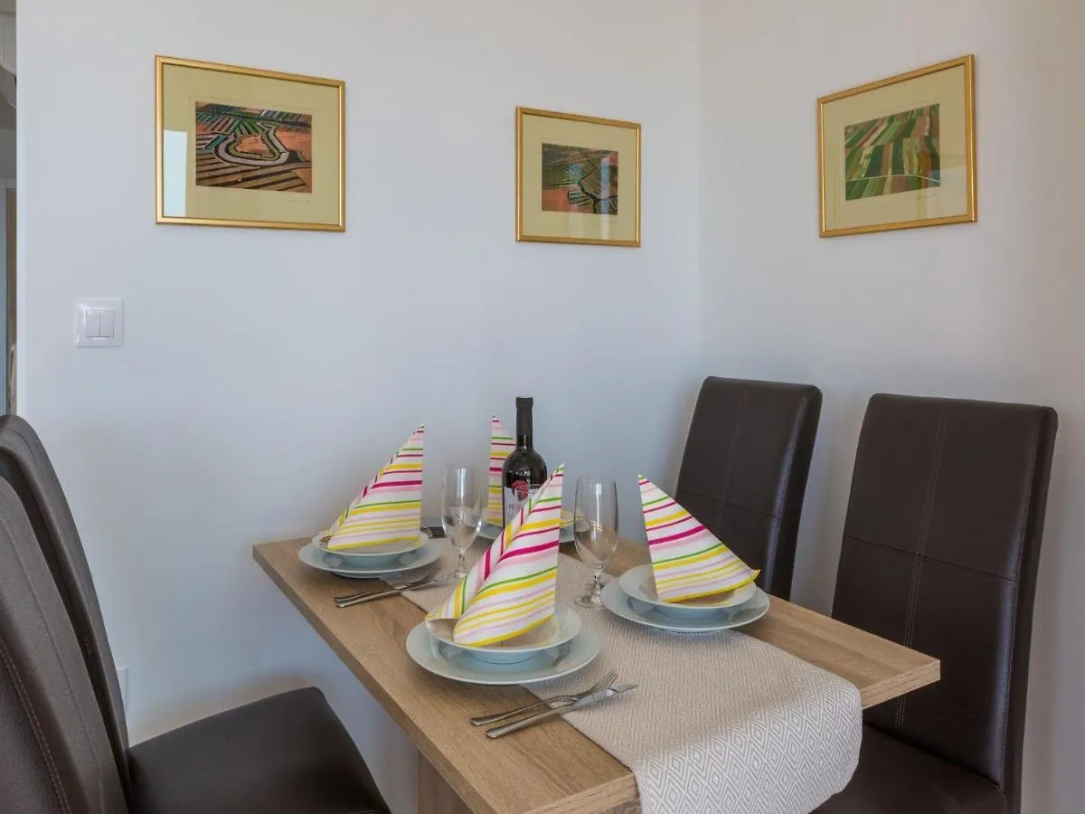 Apartments Villa Grande Dramalj