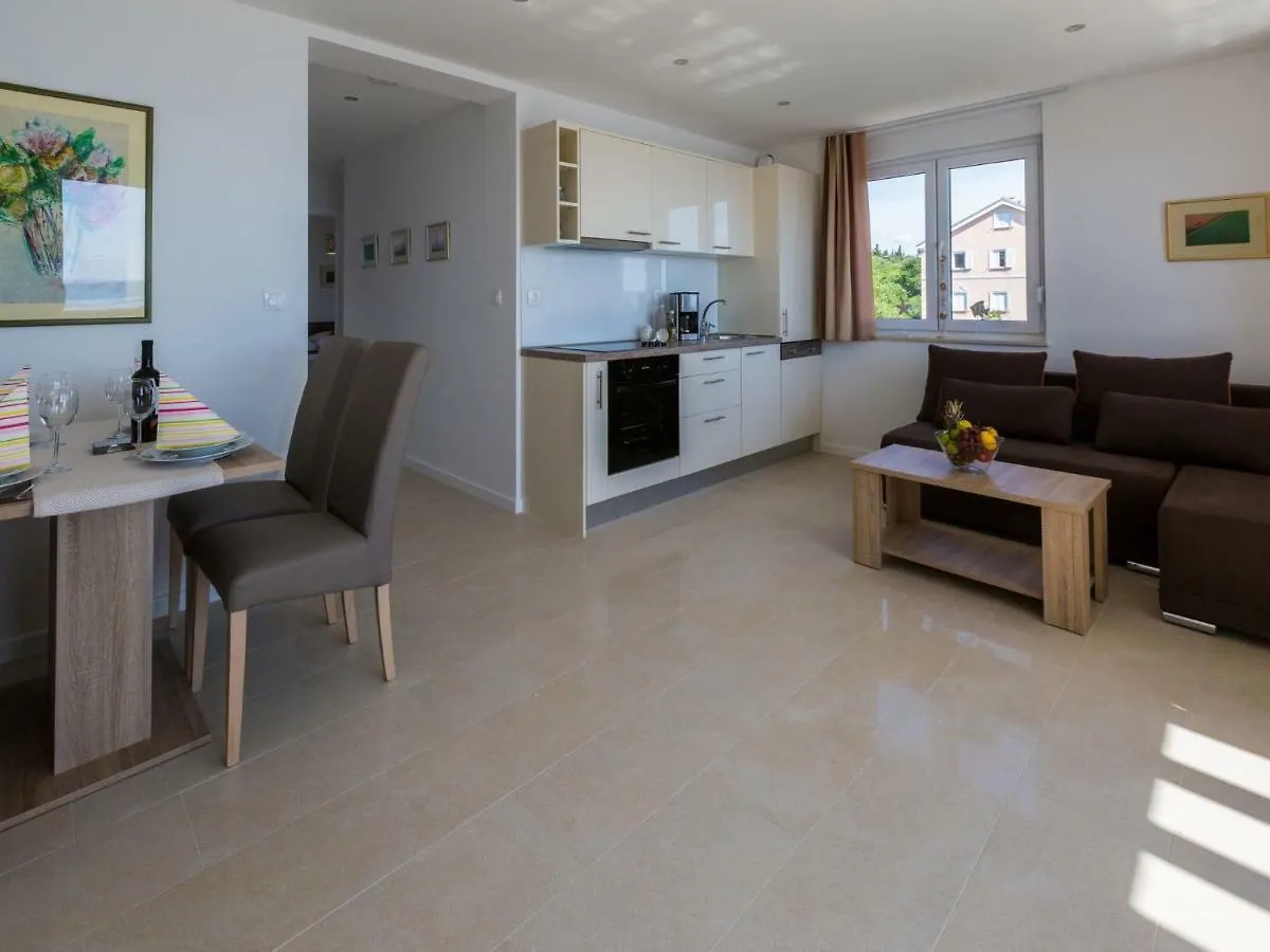Apartments Villa Grande Dramalj